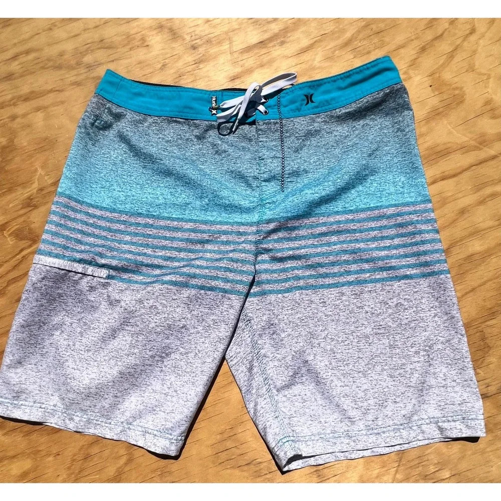 Hurley Phantom Mens Board Shorts Blue Grey Striped SwimTrunks Size 38 MBS0029990